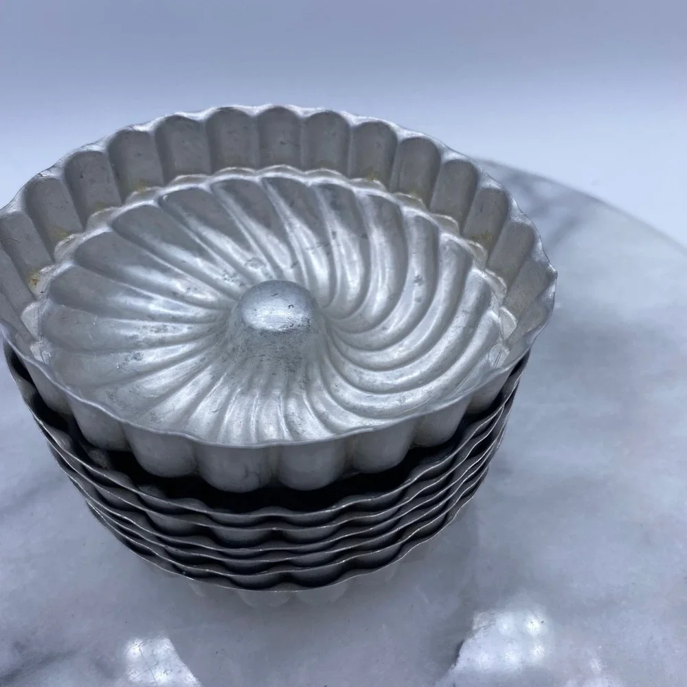 Unbranded Unisex 4in Mini Bundt Cake Pans Silver Fluted Swirl Aluminum Set of 7